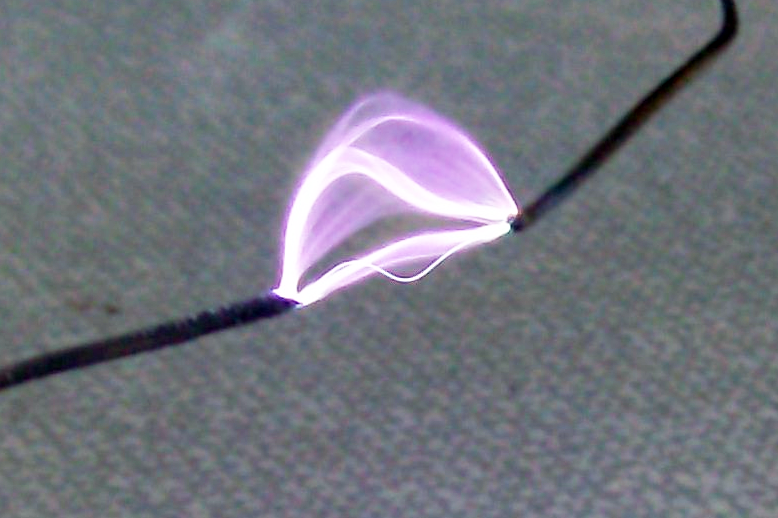 Arc courant faible